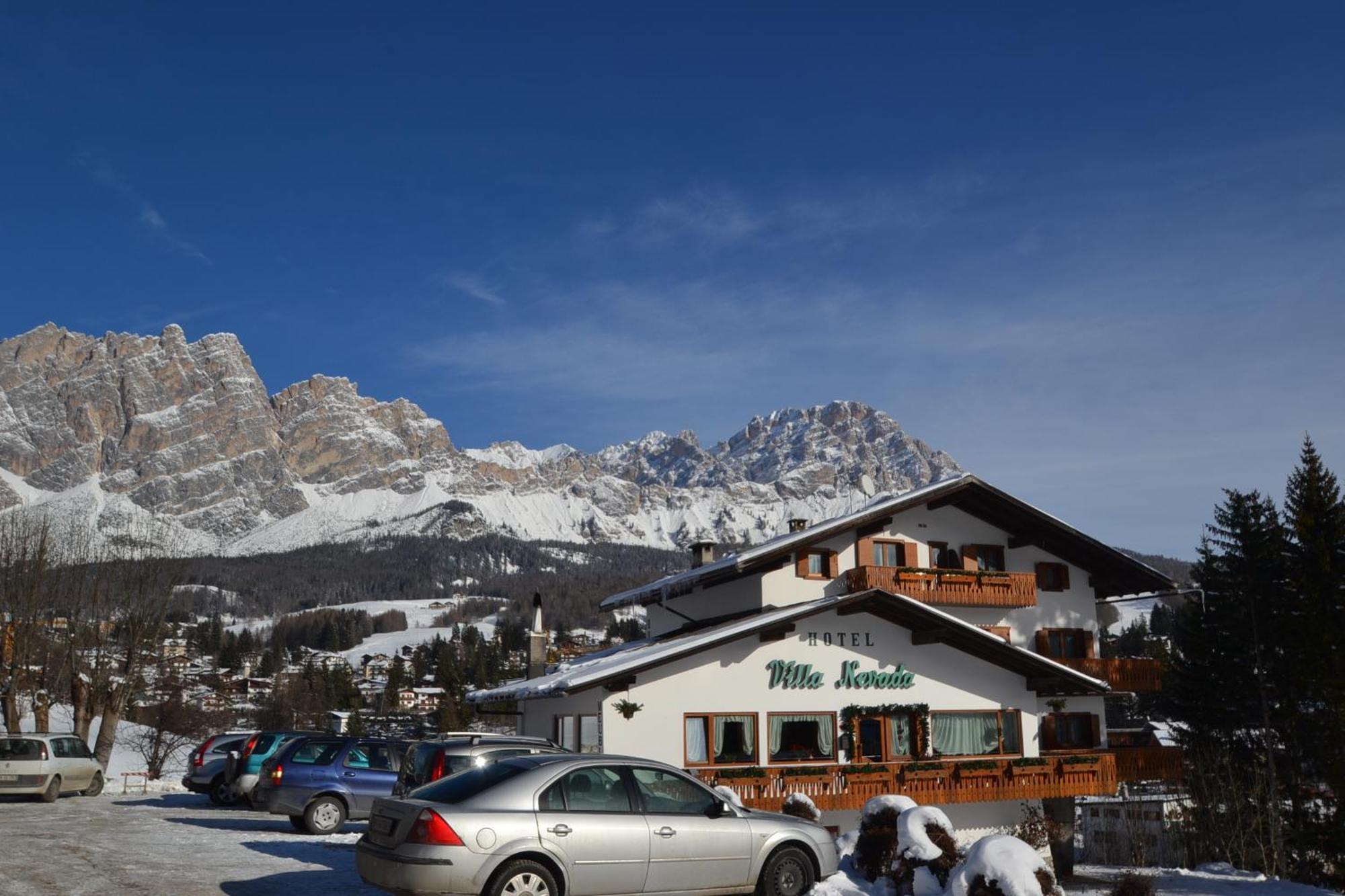 Hotel Villa Nevada Cortina dʼAmpezzo Dış mekan fotoğraf