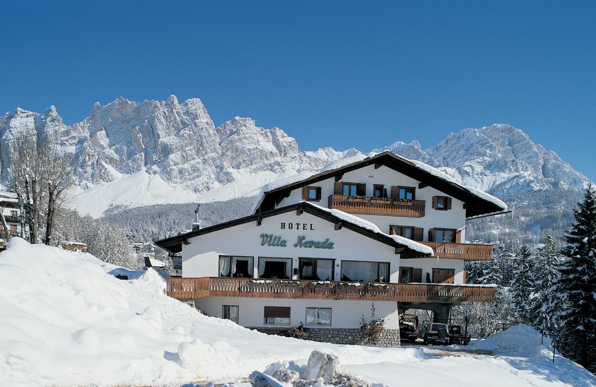 Hotel Villa Nevada Cortina dʼAmpezzo Dış mekan fotoğraf
