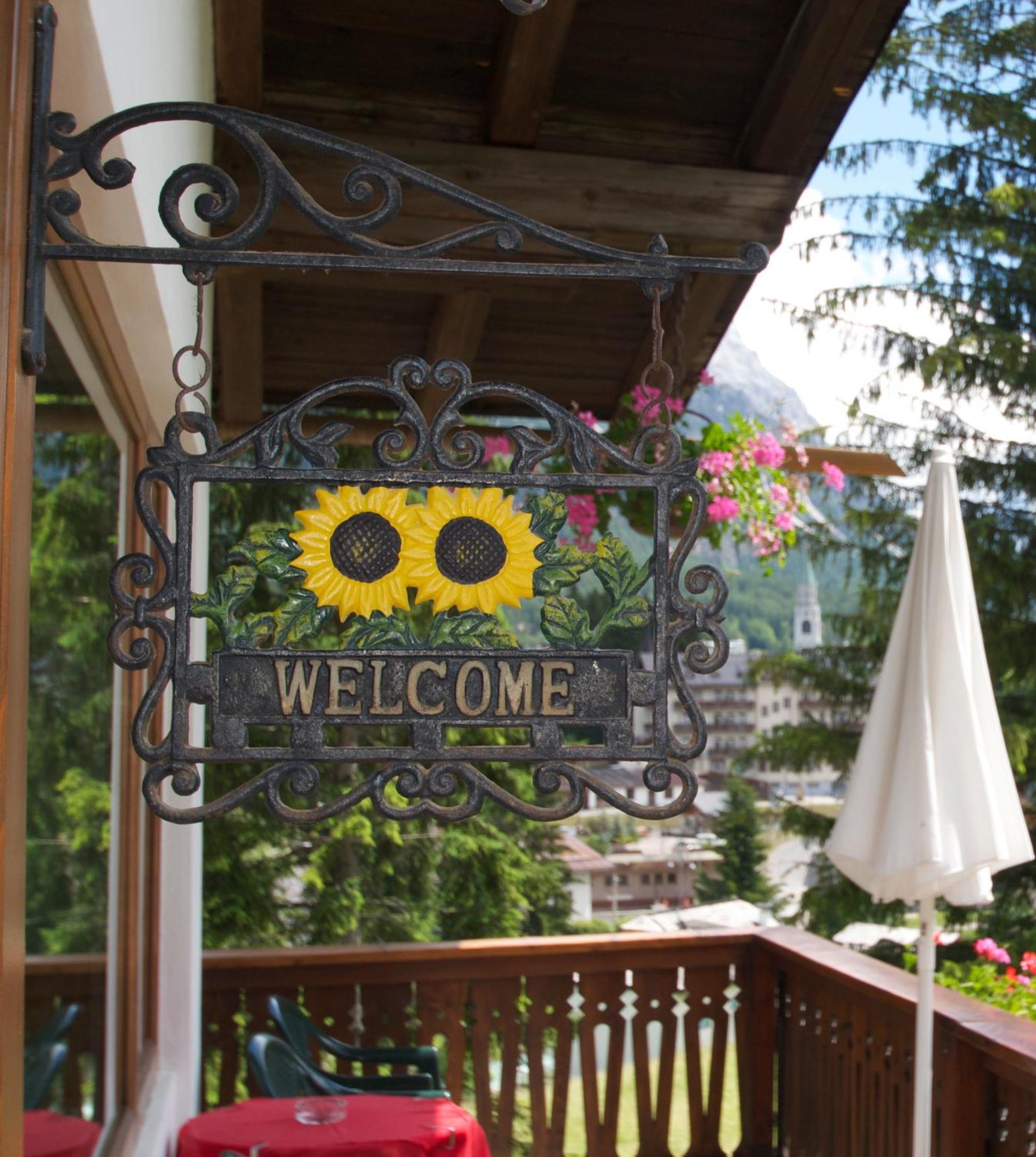 Hotel Villa Nevada Cortina dʼAmpezzo Dış mekan fotoğraf