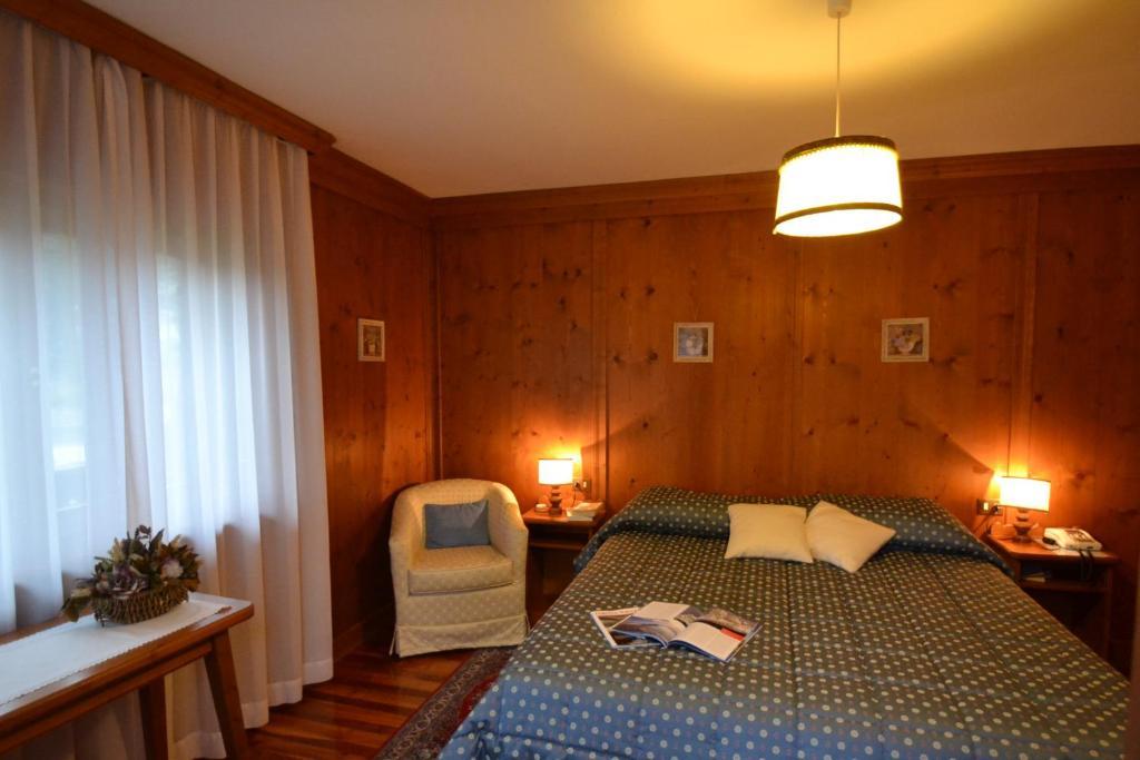 Hotel Villa Nevada Cortina dʼAmpezzo Oda fotoğraf