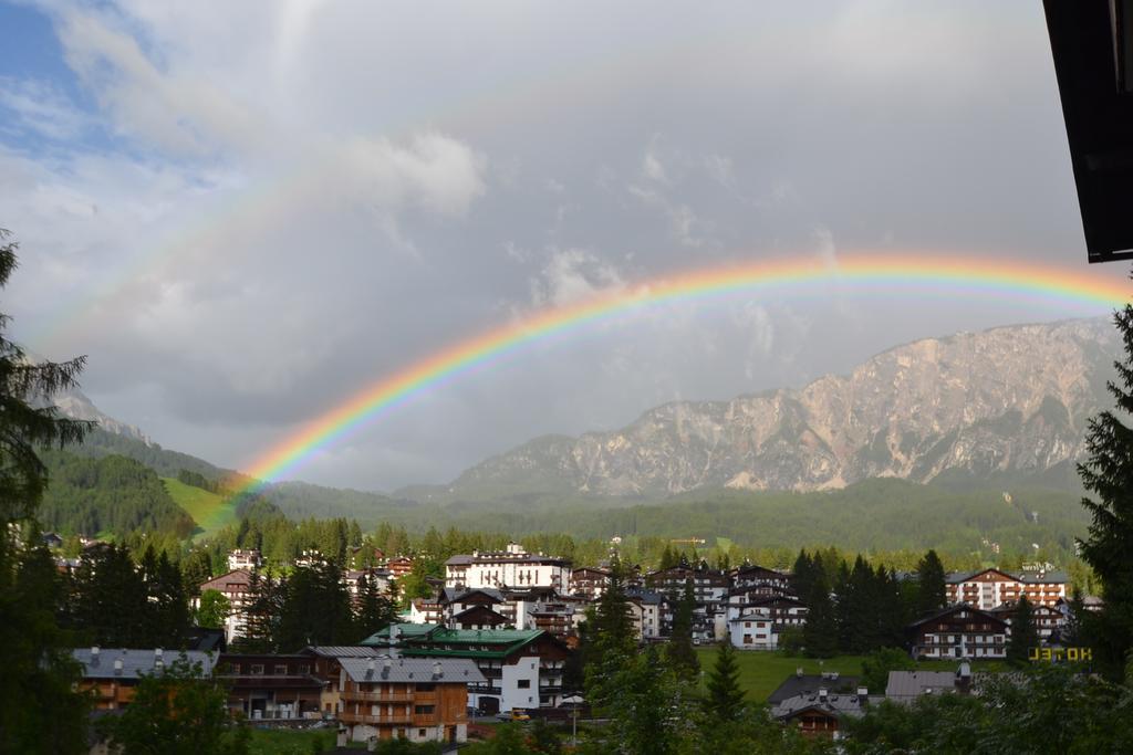 Hotel Villa Nevada Cortina dʼAmpezzo Dış mekan fotoğraf