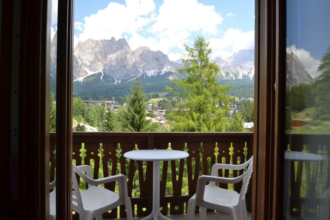 Hotel Villa Nevada Cortina dʼAmpezzo Dış mekan fotoğraf